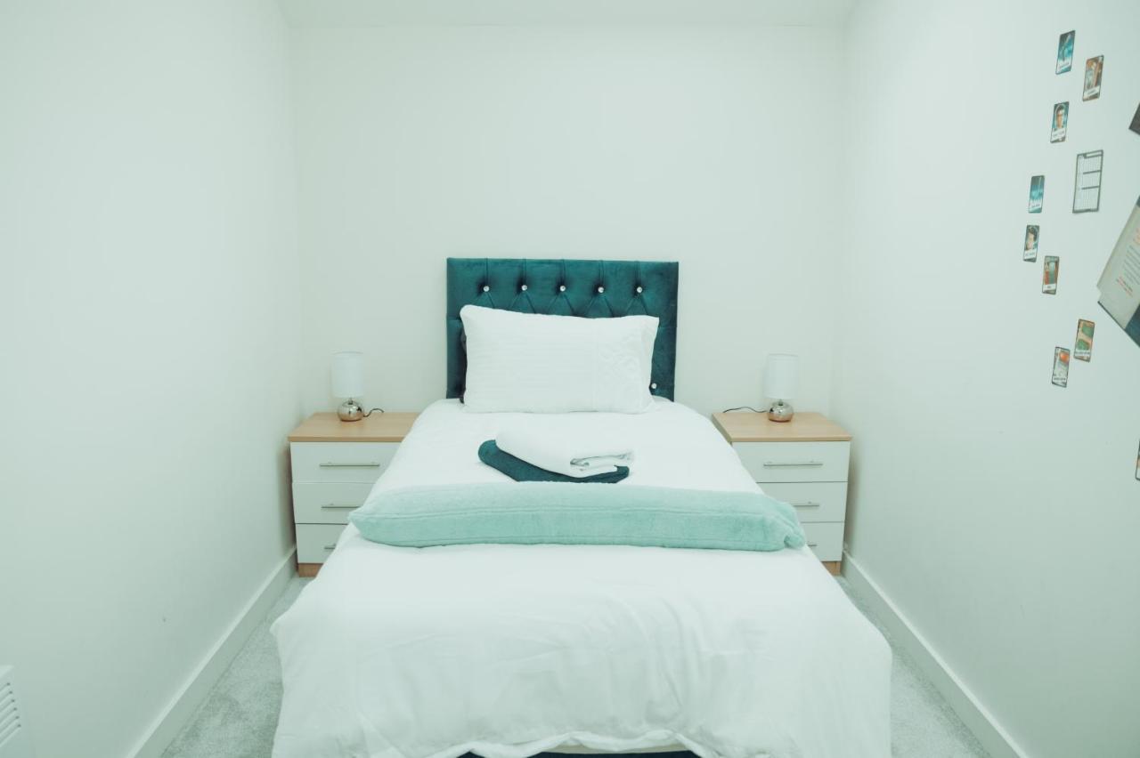 Bv Rare 3 Bedrooms At Conditioning House Bradford Perfect For Contractors Екстериор снимка