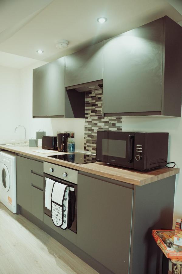 Bv Rare 3 Bedrooms At Conditioning House Bradford Perfect For Contractors Екстериор снимка