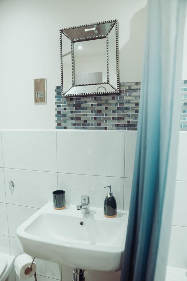 Bv Rare 3 Bedrooms At Conditioning House Bradford Perfect For Contractors Екстериор снимка